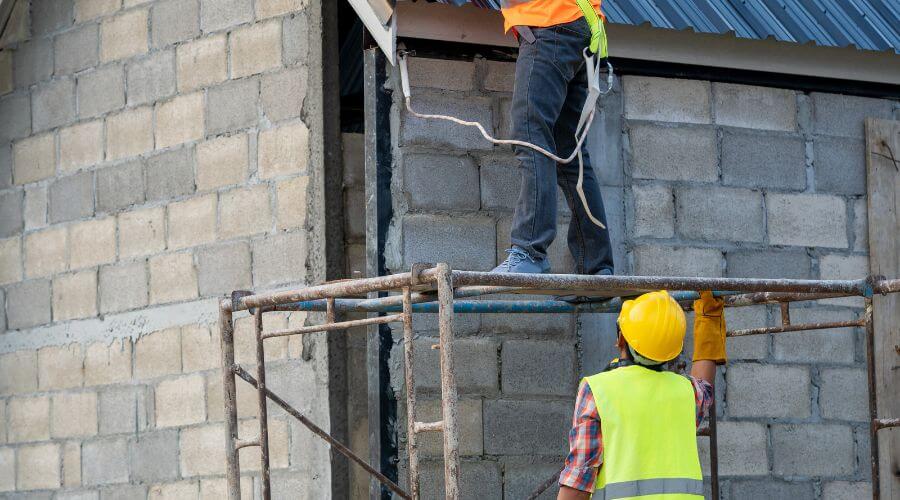 Professional gutter cleaning in Burns, OR